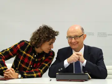 Sanidad y Hacienda afirman que el Sistema Nacional de Salud es "perfectamente sostenible en España Sanidad y Hacienda afirman que el Sistema Nacional de Salud es "perfectamente sostenible en España