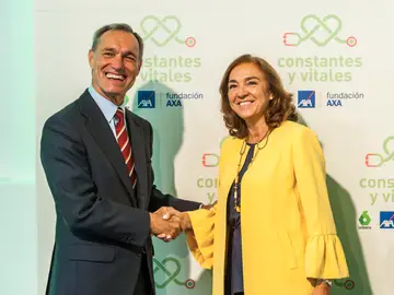 El consejero delegado de Atresmedia, Silvio González, y la secretaria de Estado de I+D+i y presidenta del Patronato de FECYT, Carmen Vela, en la tercera edición de los Premios Constantes y Vitales donde se avanzó el acuerdo. El consejero delegado de Atresmedia, Silvio González, y la secretaria de Estado de I+D+i y presidenta del Patronato de FECYT, Carmen Vela, en la tercera edición de los Premios Constantes y Vitales donde se avanzó el acuerdo.