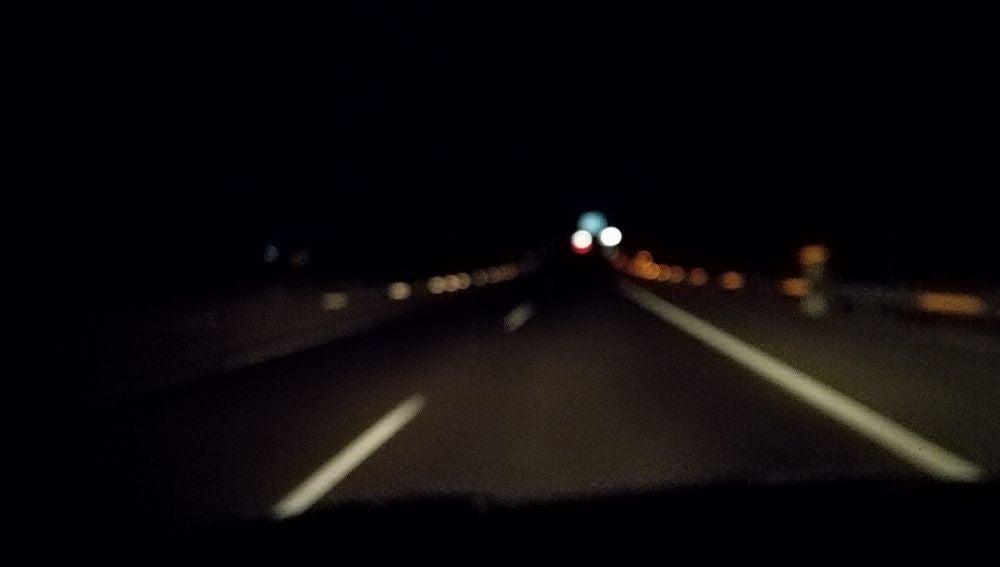 Sin iluminación en autopista