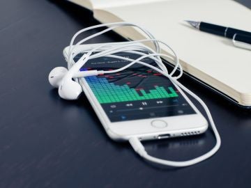 Un móvil con reproductor de música Un móvil con reproductor de música