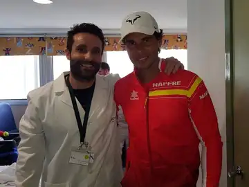 Rafa Nadal visita a los niños con cáncer del Hospital Clínico de Valencia Rafa Nadal visita a los niños con cáncer del Hospital Clínico de Valencia