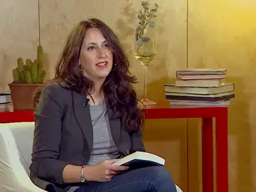 María Oruña: "El mayor éxito del escritor no es vender muchos libros sino acompañar a las personas" María Oruña: "El mayor éxito del escritor no es vender muchos libros sino acompañar a las personas"