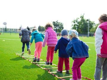 Tener cerca espacios verdes reduce la obesidad en los niños