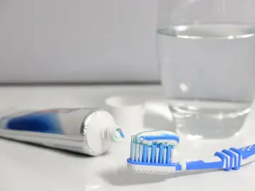 La falta de higiene dental en mayores podría asociarse con problemas respiratorios La falta de higiene dental en mayores podría asociarse con problemas respiratorios