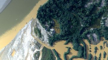 Un dron capta la deforestación en la selva amazónica de Perú 