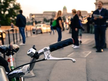 Barcelona prohibirá a las bicis circular por la acera a partir de 2019