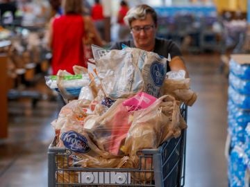La mayor cadena de supermercados de Estados Unidos retirará las bolsas de plástico de sus tiendas
