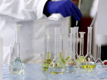 Detalle de unas probetas en un laboratorio Detalle de unas probetas en un laboratorio