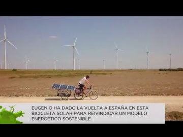 Eugenio, un ingeniero informático que ha dado la vuelta a España en una bicicleta solar para reivindicar la energía limpia 
