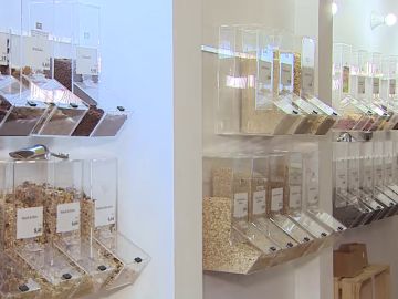 Visitamos el primer supermercado libre de plásticos en Madrid