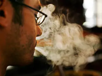 Beber y fumar aumentan el riesgo de padecer cancer de esofago Beber y fumar aumentan el riesgo de padecer cancer de esofago