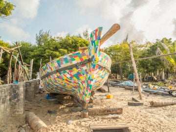flipflopi, el barco hecho de plástico reciclado