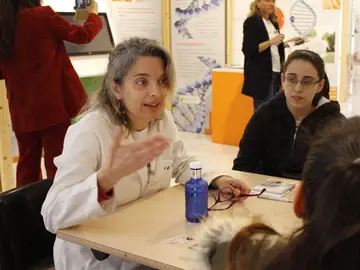Ocho científicas transmiten a 60 niñas que la ciencia también es cosa de chicas Ocho científicas transmiten a 60 niñas que la ciencia también es cosa de chicas