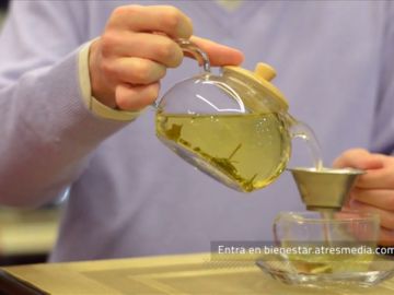 Una taza de té verde cada día mejora la salud y previene el envejecimiento Una taza de té verde cada día mejora la salud y previene el envejecimiento