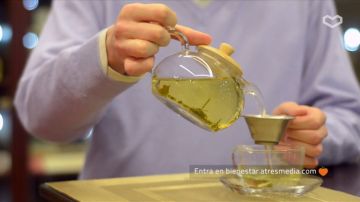 Una taza de té verde cada día mejora la salud y previene el envejecimiento Una taza de té verde cada día mejora la salud y previene el envejecimiento