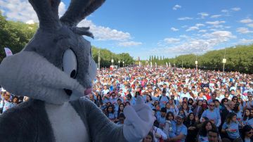 Bugs Bunny en la Marcha de Objetivo Bienestar 