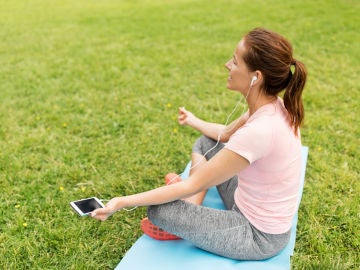 Aplicaciones que ayudan a meditar y relajarse te ayudarán a escapar del peso de la rutina
