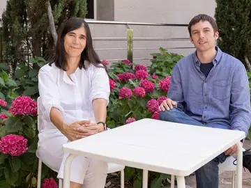 Maria Blasco, jefa del Grupo de Telómeros y Telomerasa del CNIO y directora del estudio, y Kurt Whittemore, primer firmante Maria Blasco, jefa del Grupo de Telómeros y Telomerasa del CNIO y directora del estudio, y Kurt Whittemore, primer firmante