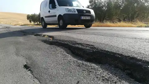 Carretera Comarcal 4102, de Pedro Abad a Bujalance Carretera Comarcal 4102, de Pedro Abad a Bujalance, hay algunas zonas que podrían ocasionar un accidente.