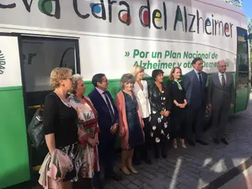 Autobuses de Ceafa recorrerán España para mostrar 'La nueva cara del alzheimer' Autobuses de Ceafa recorrerán España para mostrar 'La nueva cara del alzheimer'