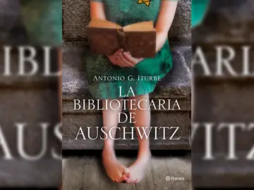 'La bibliotecaria de Auschwitz' de Antonio G. Iturbe 'La bibliotecaria de Auschwitz' de Antonio G. Iturbe