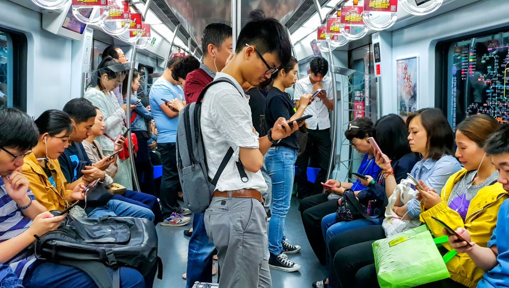 China obliga al reconocimiento facial de todos los usuarios de móvil.