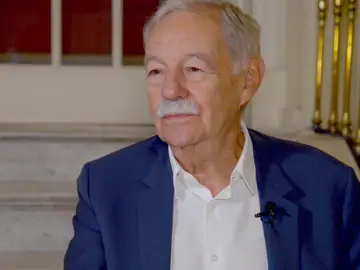 Eduardo Mendoza Eduardo Mendoza