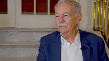 Eduardo Mendoza Eduardo Mendoza