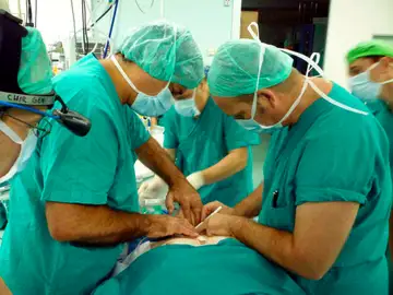 Operación para trasplantar un órgano Operación para trasplantar un órgano