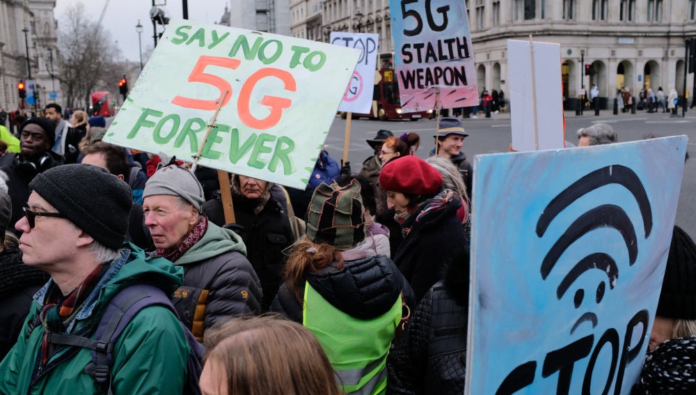 Manifestantes anti 5G concentrados hace unas semanas en Londres.