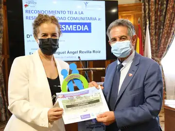 Atresmedia recibe un reconocimiento por su labor a favor de la lucha contra el acoso escolar Atresmedia recibe un reconocimiento por su labor a favor de la lucha contra el acoso escolar