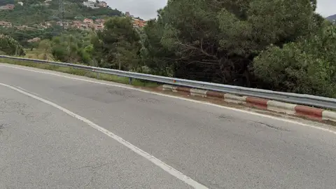 Carretera deformada en Barcelona Carretera deformada en Barcelona