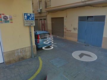 Calle peatonal de Almería peligrosa 