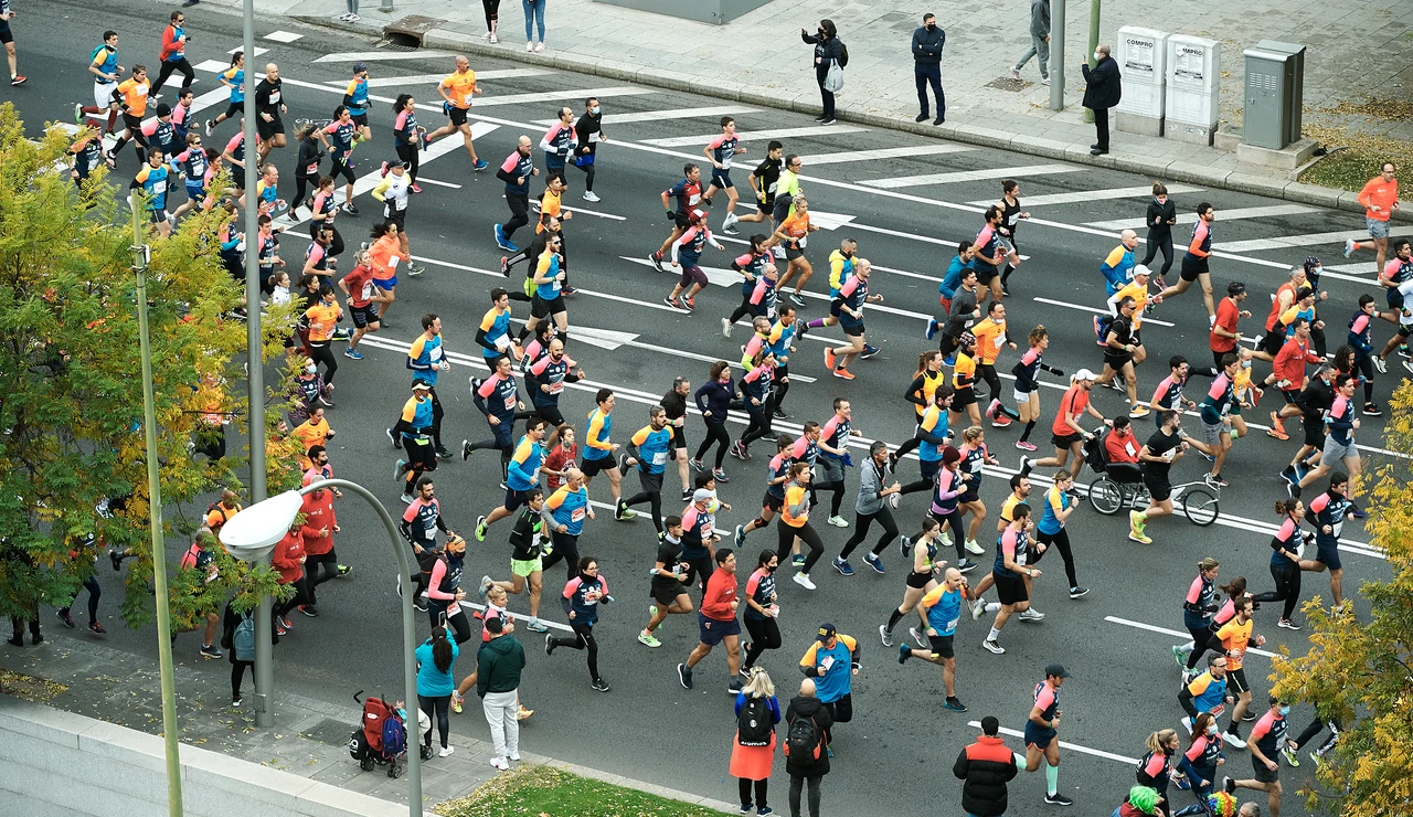 Los corredores vuelven a las calles en la Carrera Ponle Freno de Madrid