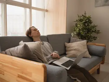 El riesgo de sufrir la enfermedad del hígado graso aumenta si trasnochas, roncas y duermes la siesta El riesgo de sufrir la enfermedad del hígado graso aumenta si trasnochas, roncas y duermes la siesta