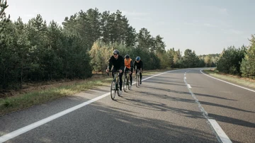 Mueren 10 personas en carretera el fin de semana, de ellos 2 eran ciclistas y 2 motoristas Mueren 10 personas en carretera el fin de semana, de ellos 2 eran ciclistas y 2 motoristas