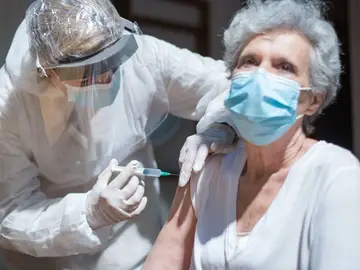 Un nuevo hallazgo podría acabar con la dosis de refuerzo de las vacunas contra la Covid-19 Un nuevo hallazgo podría acabar con la dosis de refuerzo de las vacunas contra la Covid-19