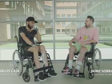  Carlos y Jaime, en silla de ruedas tras un accidente en moto, quieren estudiar y empezar de nuevo 