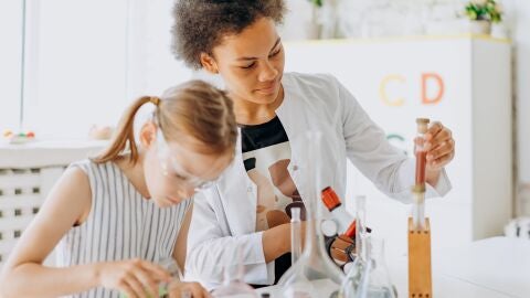 ¿Por qué el 11 de febrero se celebra el Día Internacional de la Mujer y la Niña en la Ciencia?