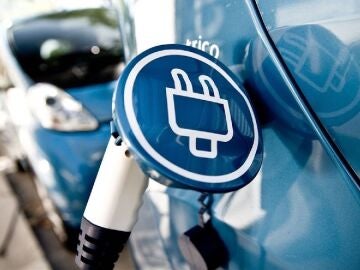 La UE instalará cargadores para vehículos eléctricos cada 60 kilómetros para 2026