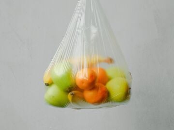 Existe mayor toxicidad en bolsas compostables que en el plástico convencional