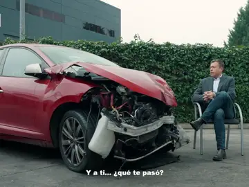 Y a ti... ¿qué te pasó?: "Mi conductor iba fumando, se le cayó una ceniza encendida sobre la rodilla y nos salimos de la carretera" Y a ti... ¿qué te pasó?: "Mi conductor iba fumando, se le cayó una ceniza encendida sobre la rodilla y nos salimos de la carretera"
