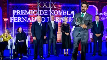 El ganador de la vigésimo novena edición del Premio de Novela Fernando Lara, Manel Loureiro El ganador de la vigésimo novena edición del Premio de Novela Fernando Lara, Manel Loureiro