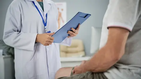 Foto de archivo de una consulta médica.  Foto de archivo de una consulta médica.