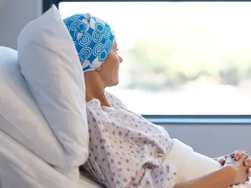 Una paciente con cáncer, en el hospital Una paciente con cáncer, en el hospital