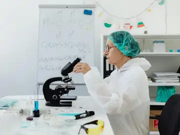 Un estudio europeo alerta sobre la ausencia de la especialidad MIR en enfermedades infecciosas en España Un estudio europeo alerta sobre la ausencia de la especialidad MIR en enfermedades infecciosas en España