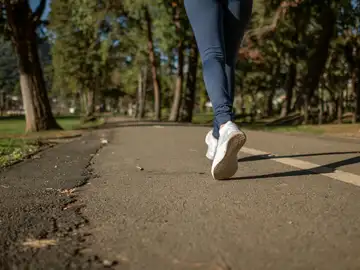 Caminar 4.000 pasos uno o dos días a la semana baja un 26% el riesgo de muerte en mujeres mayores Caminar 4.000 pasos uno o dos días a la semana baja un 26% el riesgo de muerte en mujeres mayores