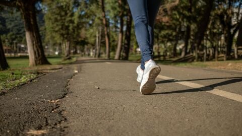 Caminar 4.000 pasos uno o dos días a la semana baja un 26% el riesgo de muerte en mujeres mayores