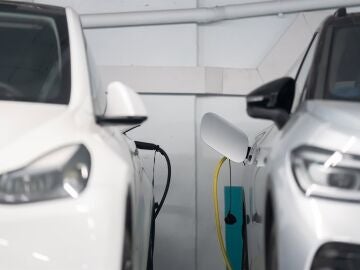 Los vehículos eléctricos superan a los coches de gasolina en impacto ambiental durante su vida útil Los vehículos eléctricos superan a los coches de gasolina en impacto ambiental durante su vida útil