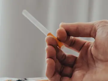 "Rosalía, déjalo": la ofensiva contra el humo digital que busca proteger a la generación Z "Rosalía, déjalo": la ofensiva contra el humo digital que busca proteger a la generación Z